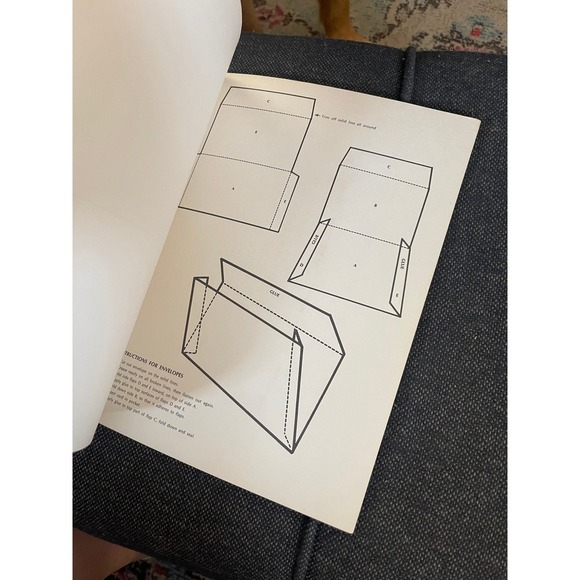 1972 Christmas Card Coloring Book With Envelopes Included - Picture 4 of 8